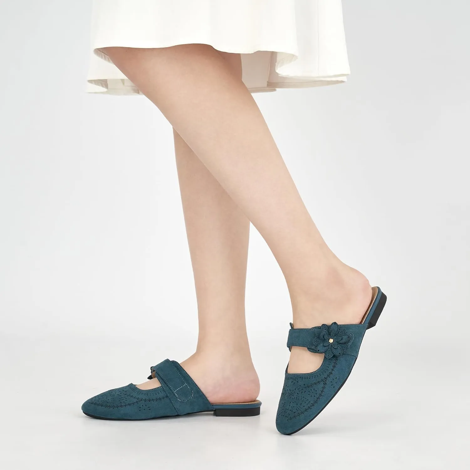 Aomigoct Mules for Woman Flats Comfortable: Round Toe Slip On Womens Mules Casual Fashion Work Shoes