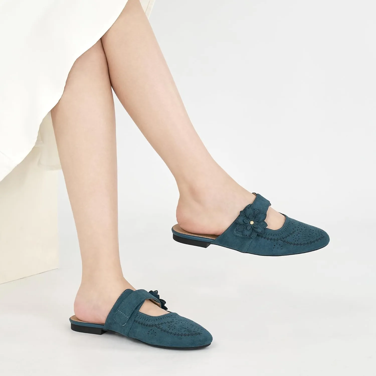 Aomigoct Mules for Woman Flats Comfortable: Round Toe Slip On Womens Mules Casual Fashion Work Shoes