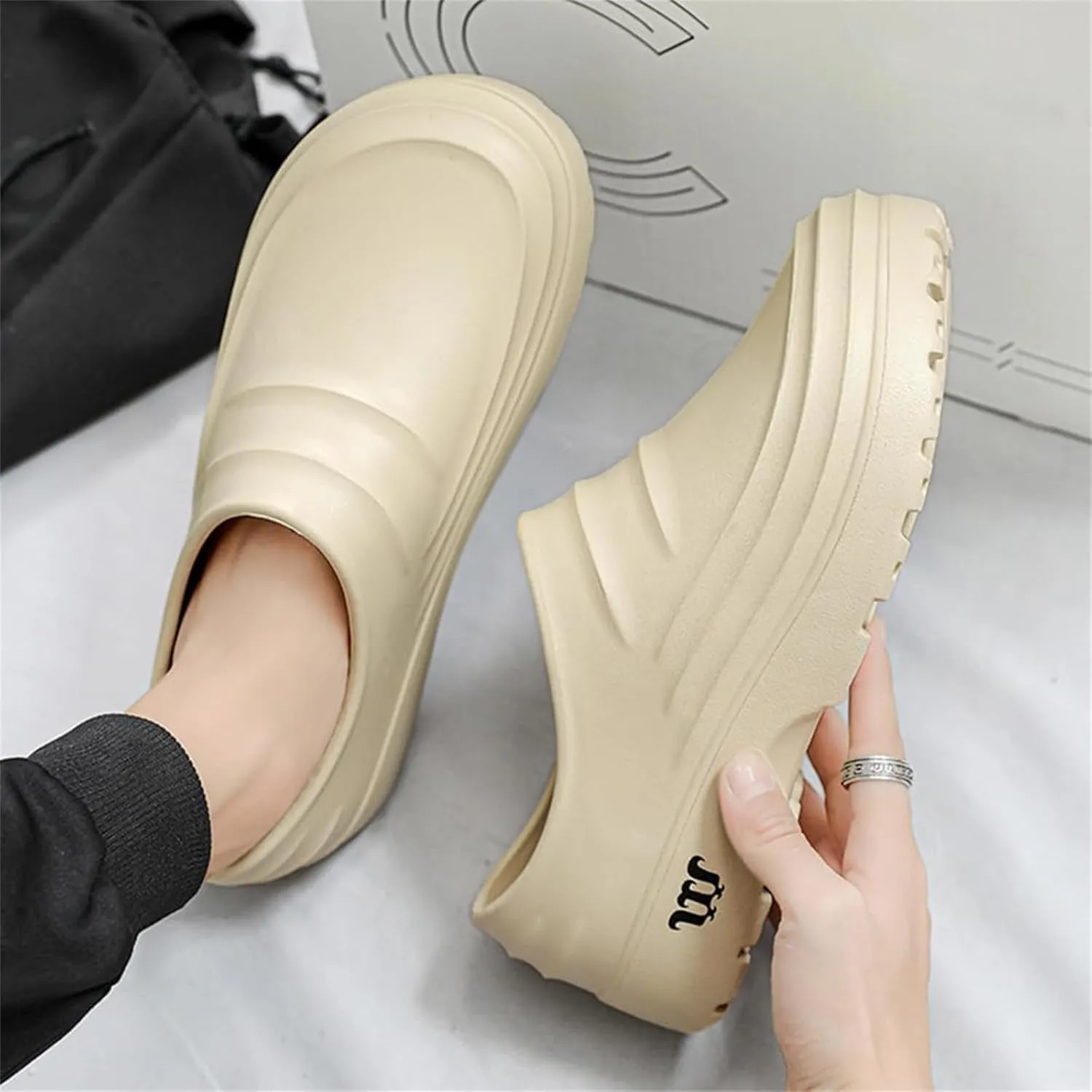Armadillo Shoes Chef Womens Unisex Slip Resistant Waterproof Oil Resistant Clogs Ideal Work Shoes for Kitchens Closed Toe Comfy Lightweight Sandals