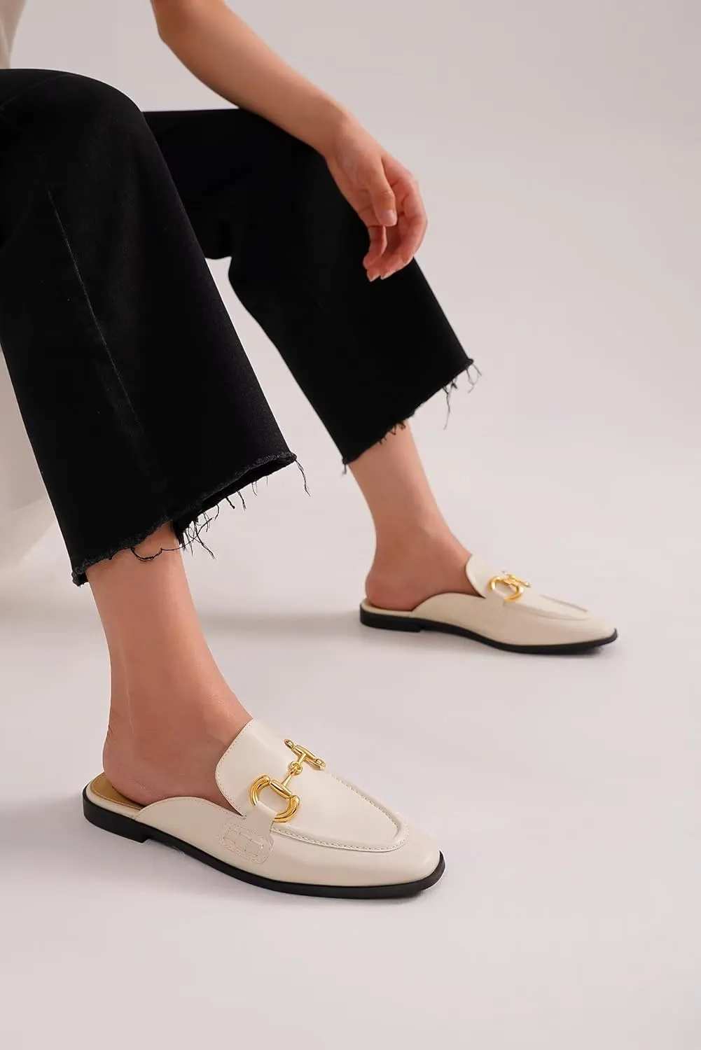 Buckle Mules for Women Flat Mules Slip-on Loafers Round Toe Backless Loafer Shoes Metal Chain Slides