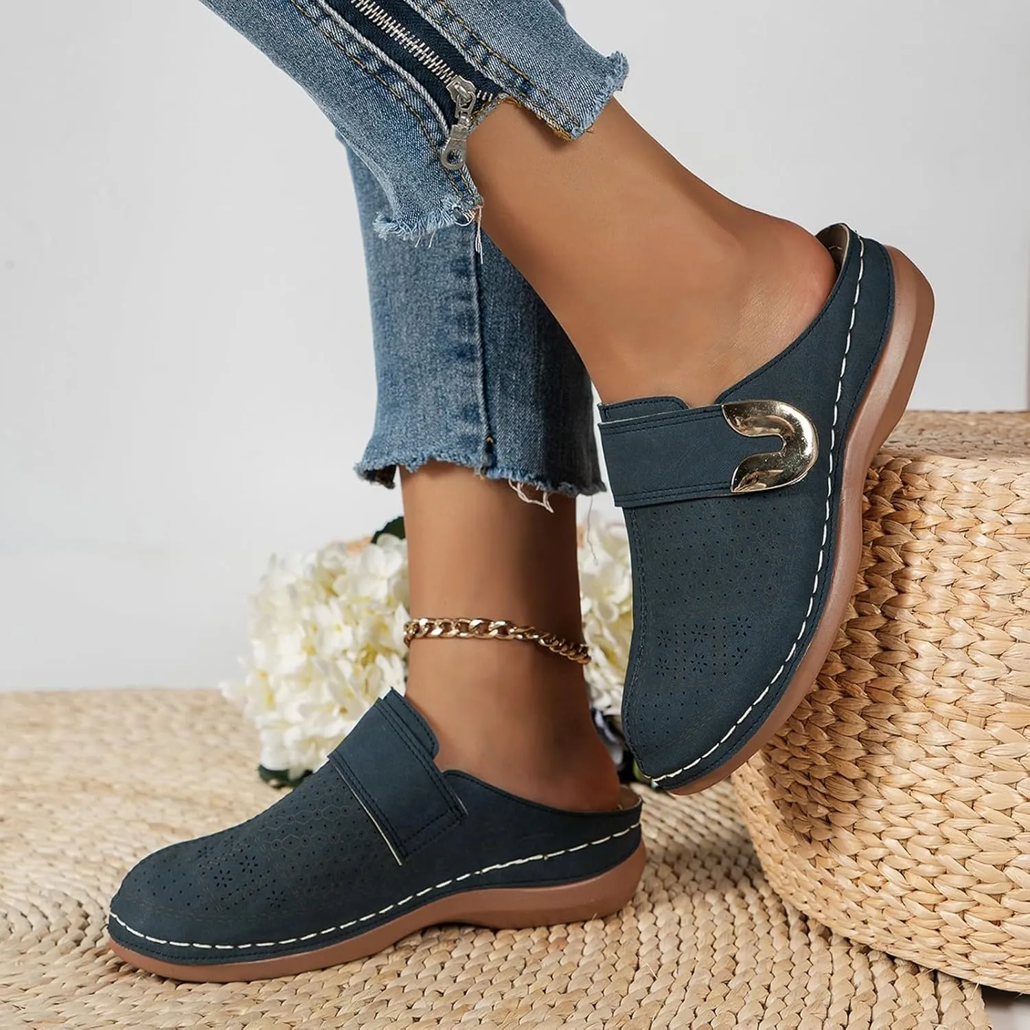 Clogs for Women Slip on Mules Shoes Walking Comfortable Non Slip Closed Toe Sandals Health Arch Support Shoes Dressy Mule Summer Casual Sandals Beach Walking Sandal