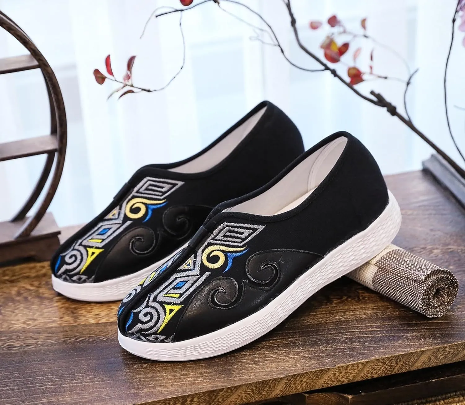 Embroidered Traditional Chinese Dragon Slip-On Canvas Loafers for Men - Comfortable and Stylish Casual Walking Shoes with Non-Slip Rubber Sole, Ideal for Everyday Wear Kung Fu shoes