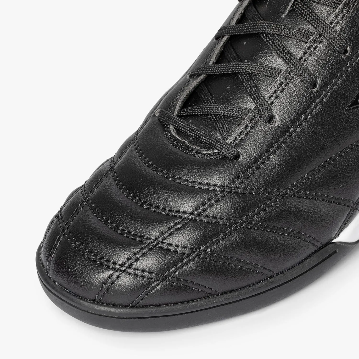 KELME Leather Indoor Soccer Shoes Futsal Turf Soccer Shoes Man Women Football Athletic Sneakers