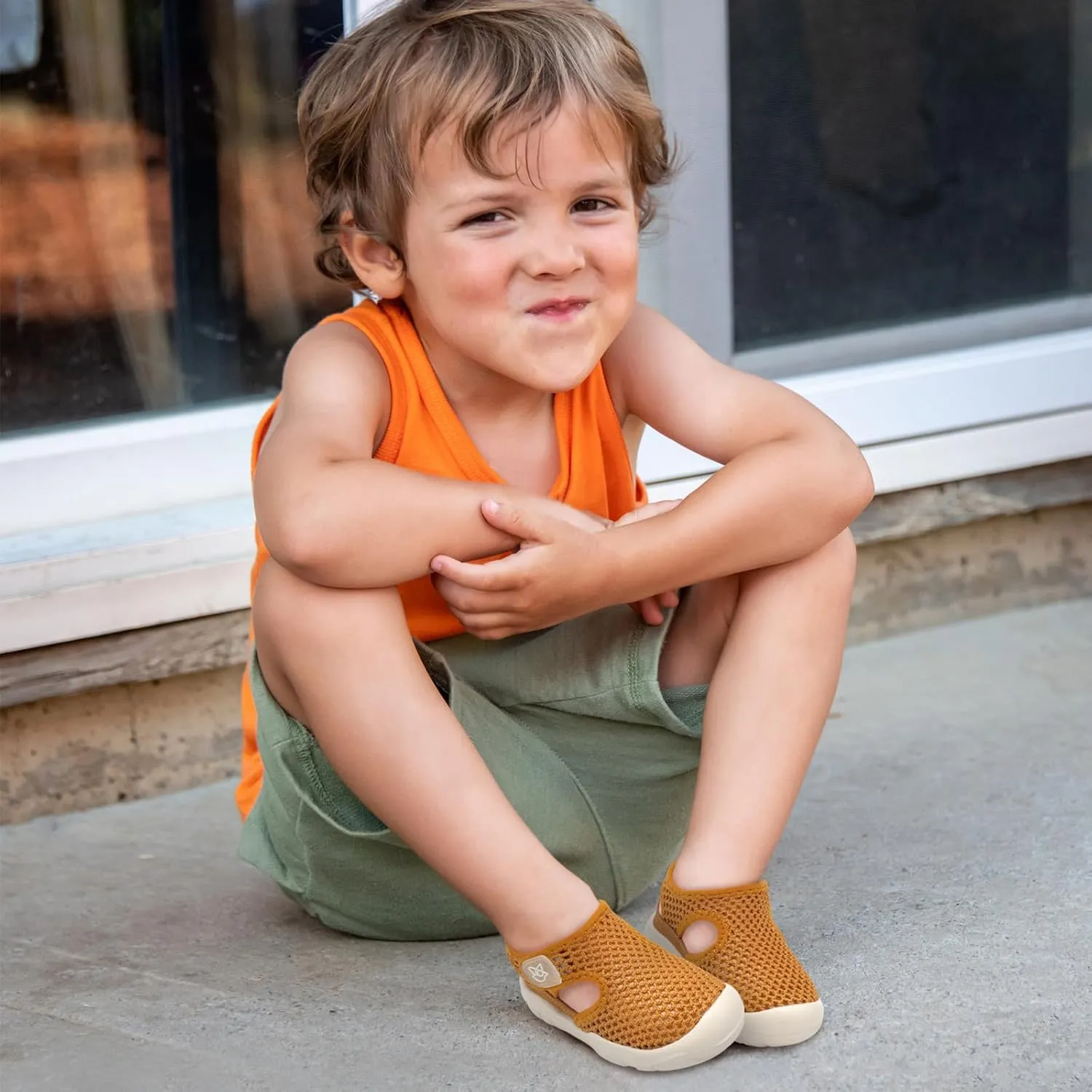 LeIsfIt Toddler Sandals Boys Girls Wide Sandals Kids Water Sandals Barefoot Water Shoes for Beach Swim Lightweight Closed Toe Summer Sandals