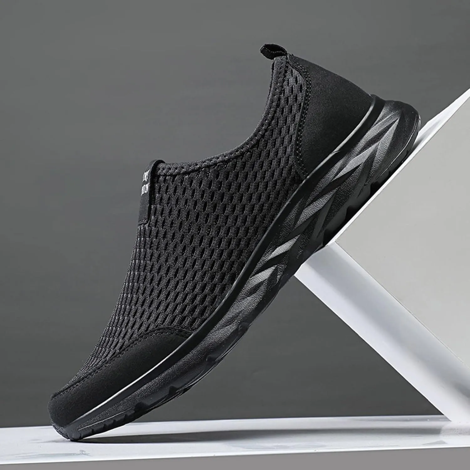 Men's Breathable Mesh Slip on Walking Shoes Lightweight Non Slip Running Shoes Casual Fashion Sneakers Mesh Workout Sports Shoes for Men