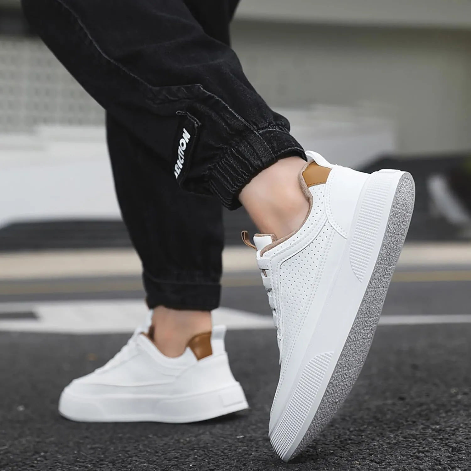 Mens Platform Sneakers Breathable Low Top Athletic Shoes Comfortable Fashion Non Slip Flat Sneakers Walking Shoes