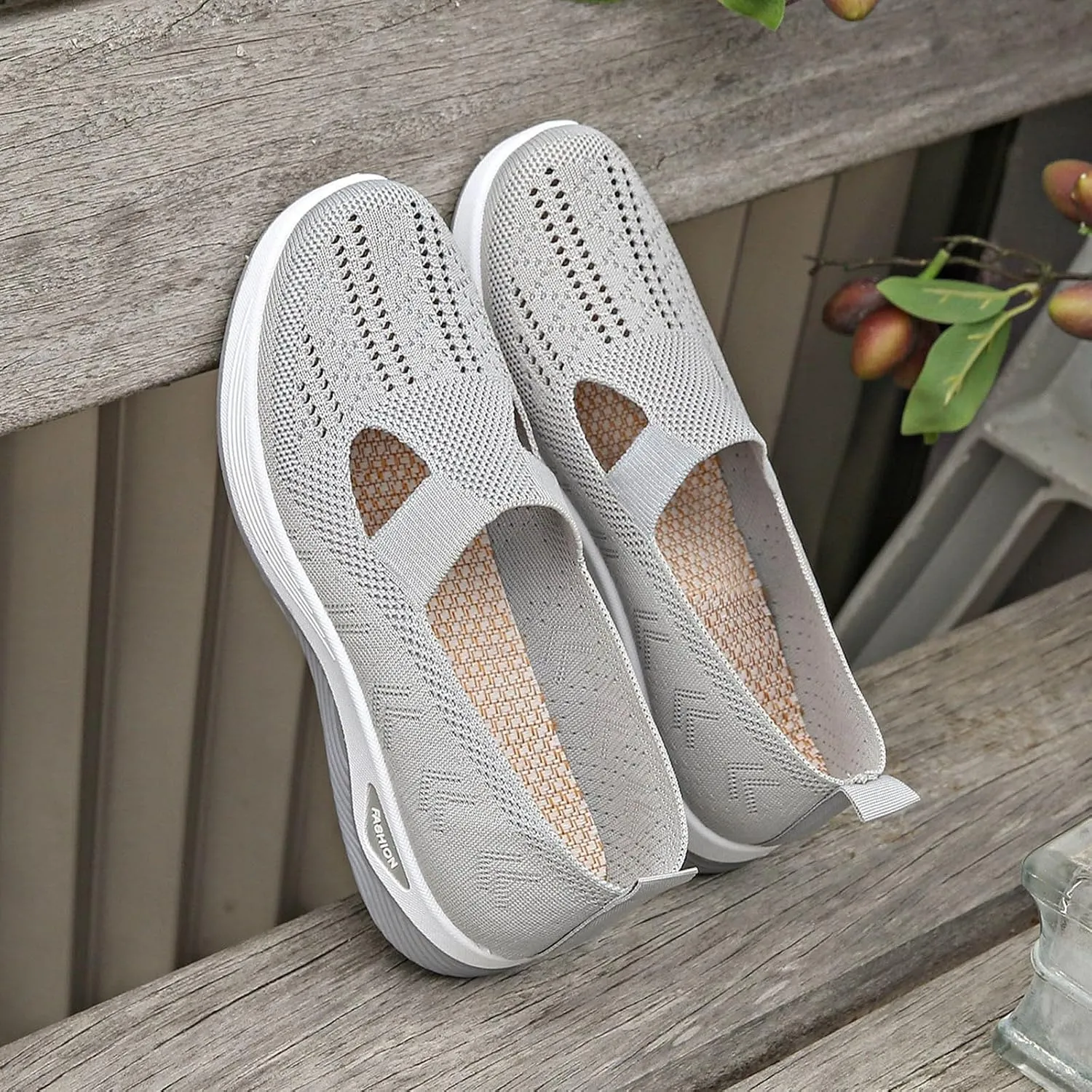 Women's Autumn and Winter Bow Soft Soled Slip On Flat Heels and Fleece Warm Shoes Women S Shoes