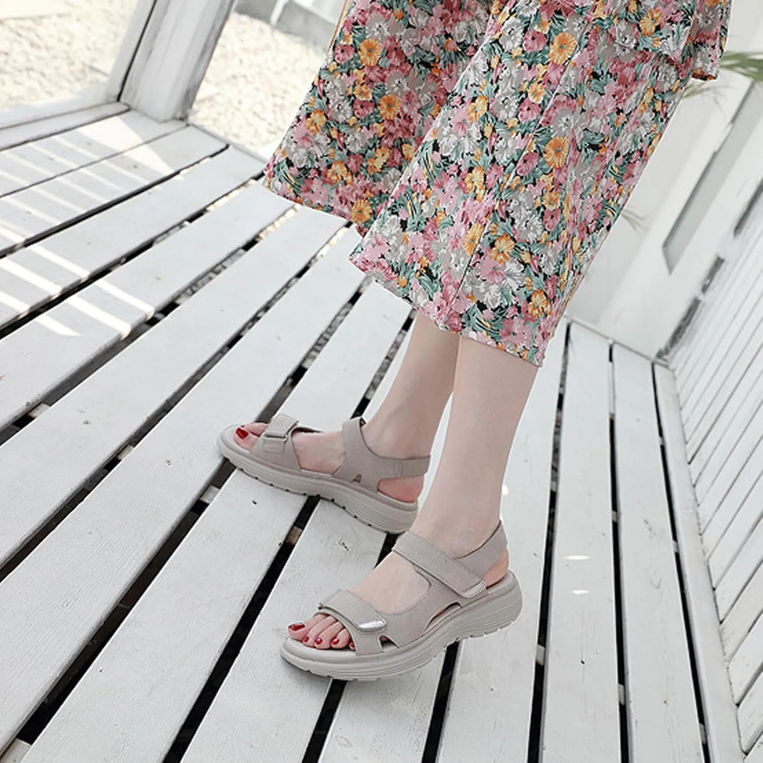 Women's Leather Platform Casual Orthopedic Sandals Fashion Comfortable Hook Loop Non Slip Outdoor Wedge Walking Sandals for Mam Work Outdoor