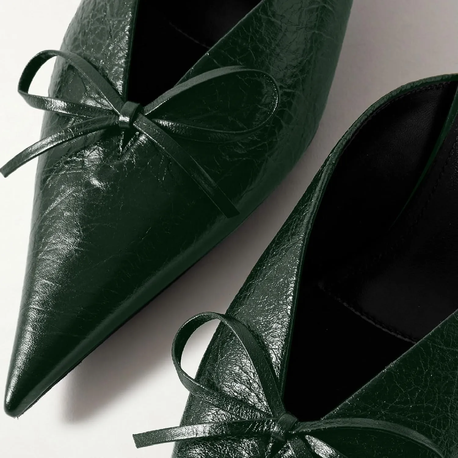 Women's Sexy Pointed Toe Mule Heels Cute Bows Slip On Kitten Heel Mules Comfort Low Heel Closed Toe Wedding Work Dressy Pumps for Women