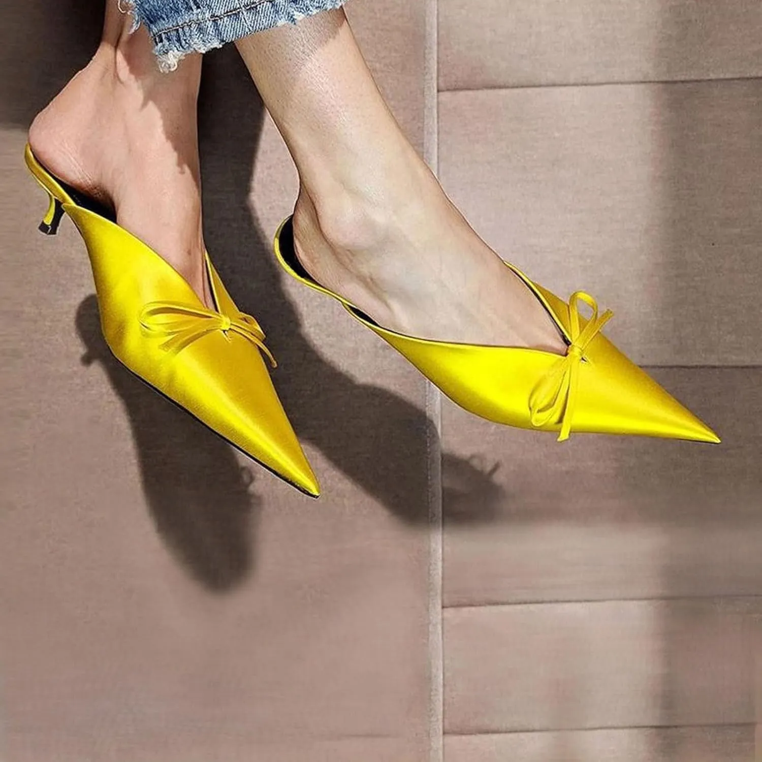 Women's Sexy Pointed Toe Mule Heels Cute Bows Slip On Kitten Heel Mules Comfort Low Heel Closed Toe Wedding Work Dressy Pumps for Women